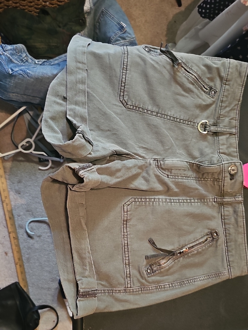 White House Black Market Olive Green Mid-Rise 4½" Shorts